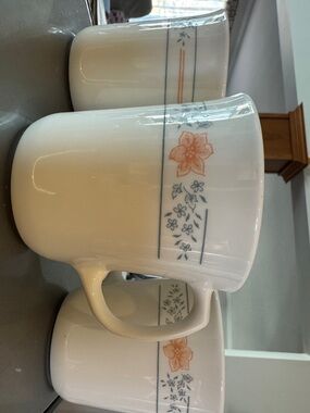 4 Vintage Corelle Apricot Grove Mugs